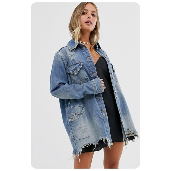 Free People Moonchild Distressed Oversized Denim Jean Shacket Shirt Jacket sz xs - Picture 1 of 9